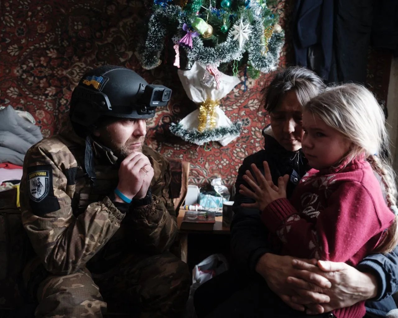 Білі янголи із родиною у зоні бойових дій Білі янголи із родиною у зоні бойових дій