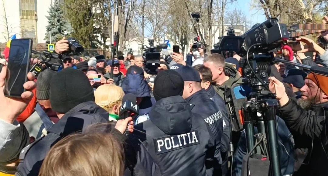 Сутички з поліцією. Фото: поліція Молдови