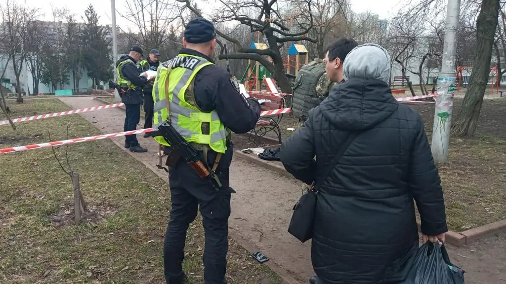 У Києві загинув 29-річний чоловік через здетоновану гранату в руках 1