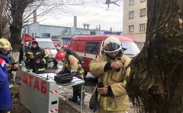 Невже, для того, щоб погасити пожежу на площі 30 кв м, потрібен цілий штаб? Невже, для того, щоб погасити пожежу на площі 30 кв м, потрібен цілий штаб?