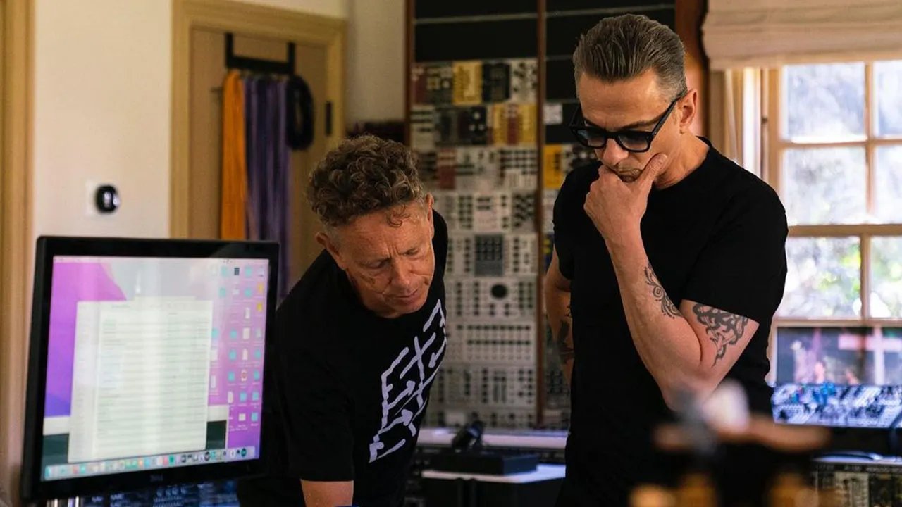 Мартін та Дейв під час роботи над Memento Mori