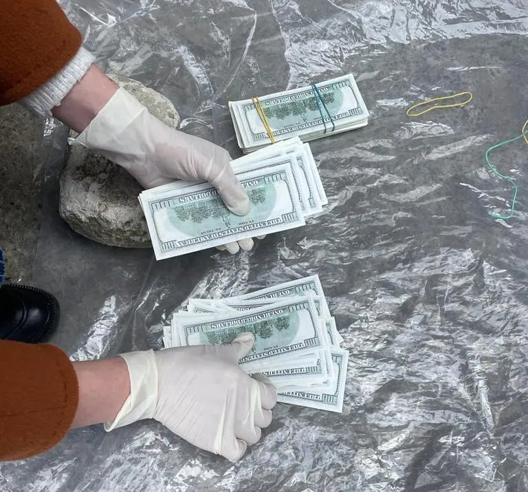 30 000 доларів США за немовля