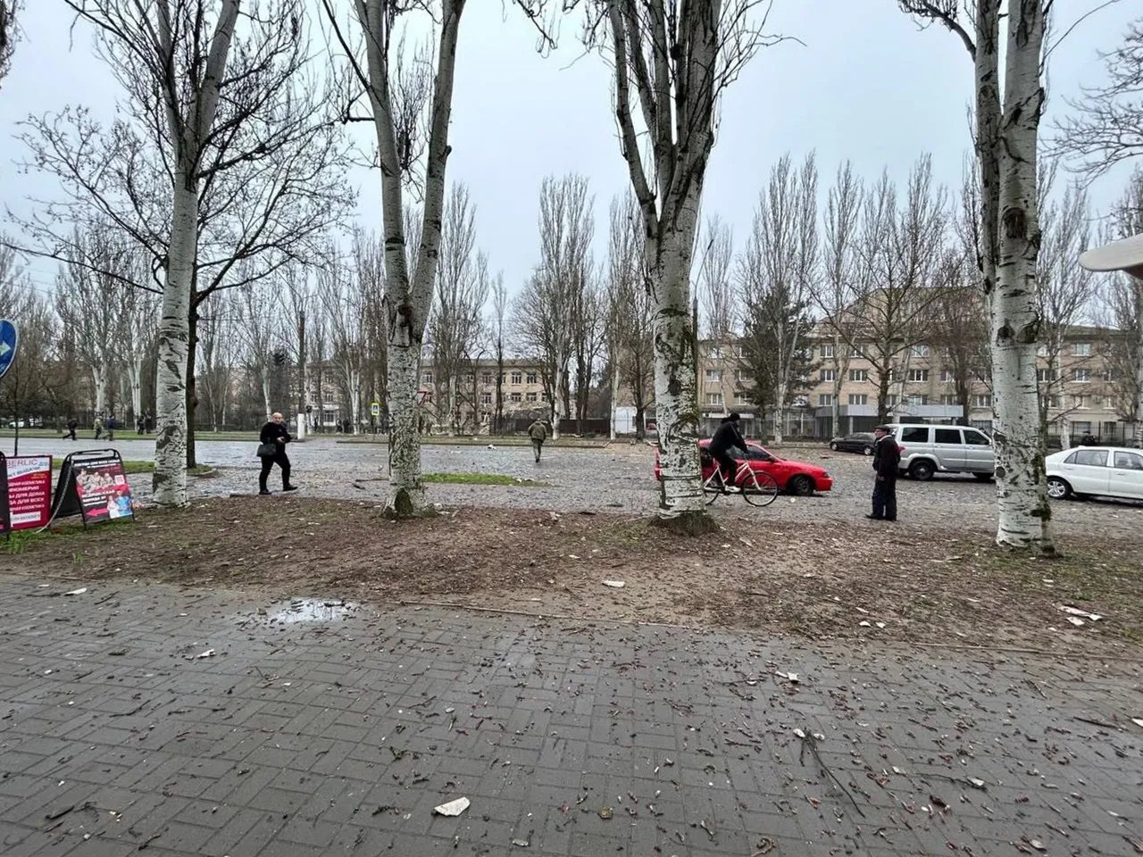 "Постраждала" захоплена окупантами будівля, де розміщувались ворожі силові структури