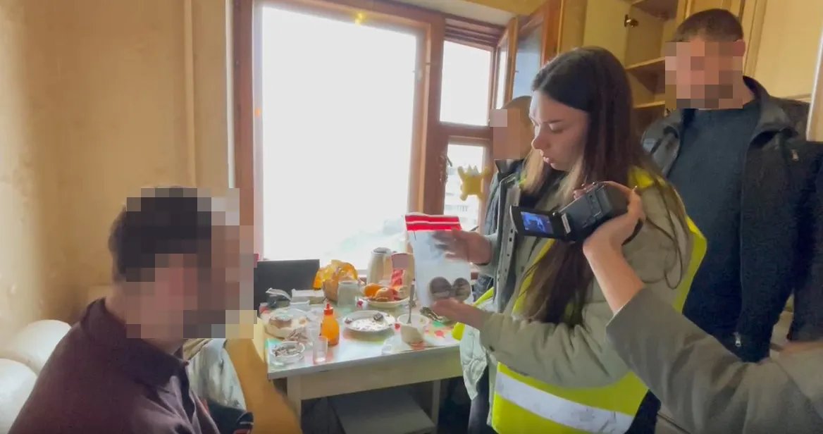 У Києві чоловік запустив феєрверк на Борщагівці: яке покарання йому загрожує 1