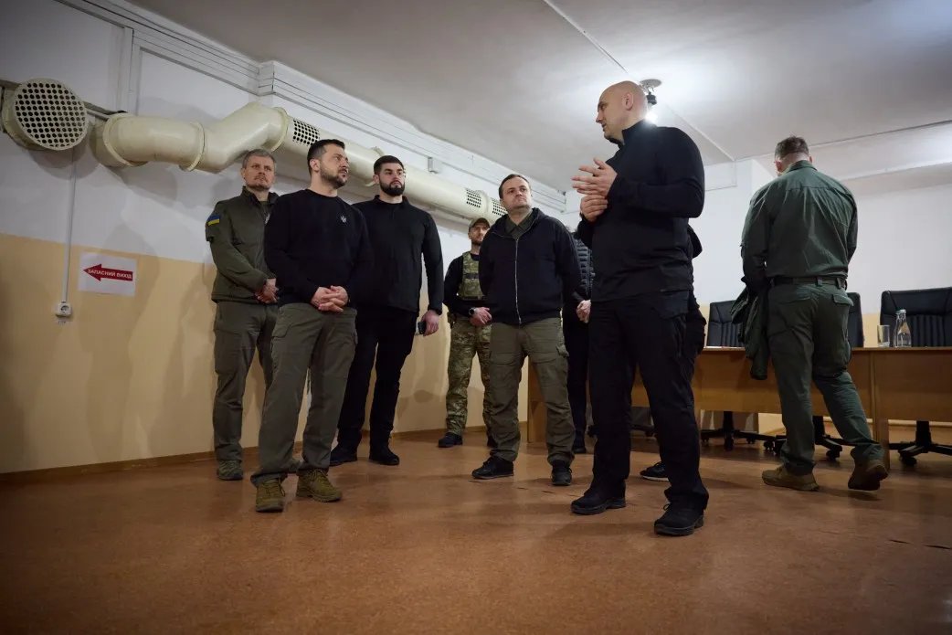 Зеленський під час візиту до Нікопольського району