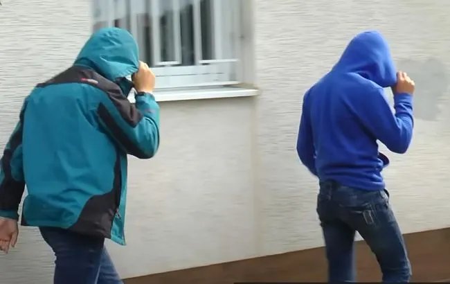 Підлітки вільно гуляли селом