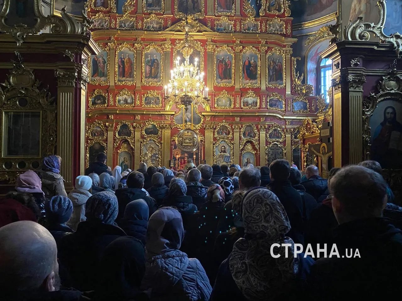 Віряни блокують святиню, архимандрит Федор викликає підмогу: що відбувається у Києво-Печерській Лаврі 4