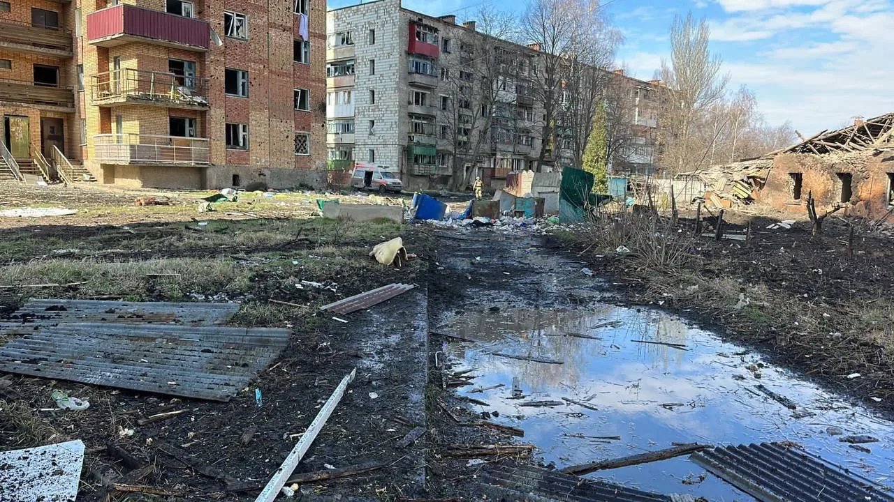 Росіяни обстріляли цивільні будинки і молоковоз на Сумщині і Донеччині, є багато загиблих 2