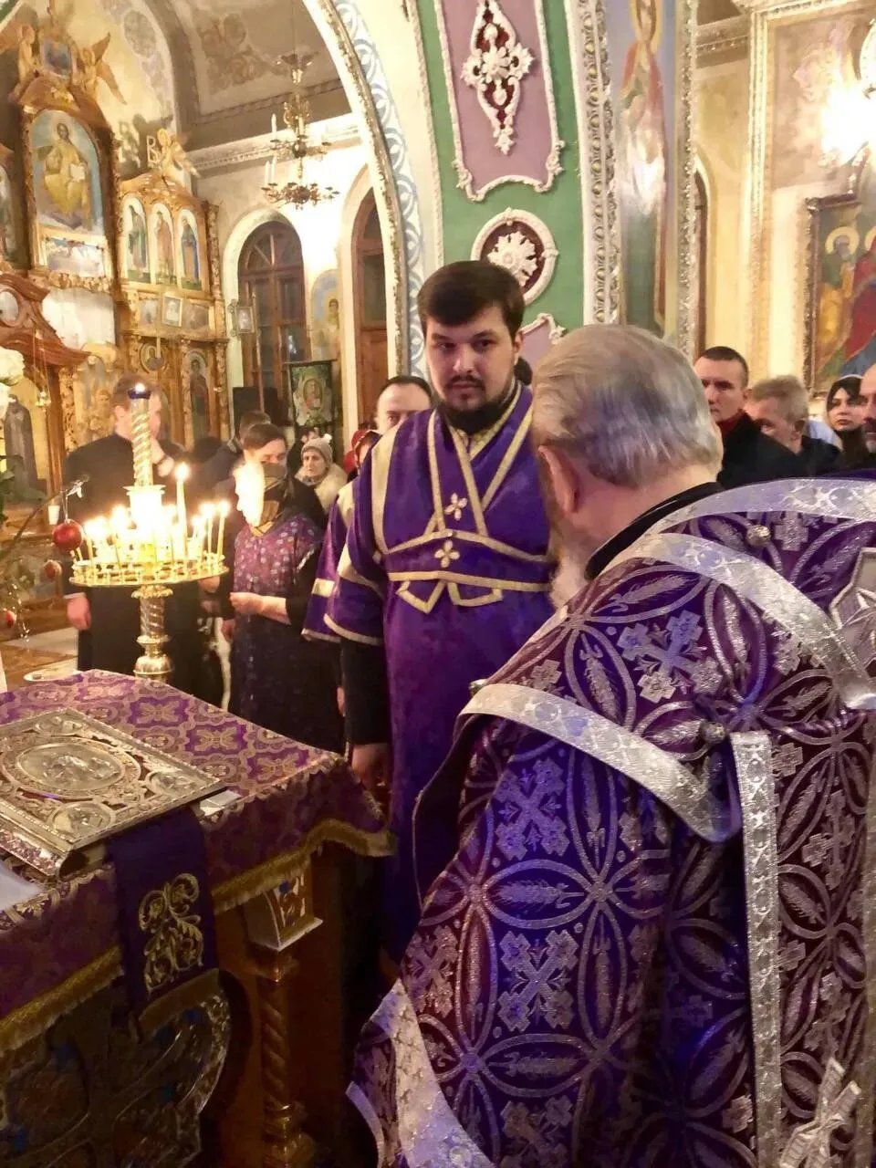 Священик УПЦ МП втік з Хмельницького після звинувачення у побитті військового ЗСУ 1