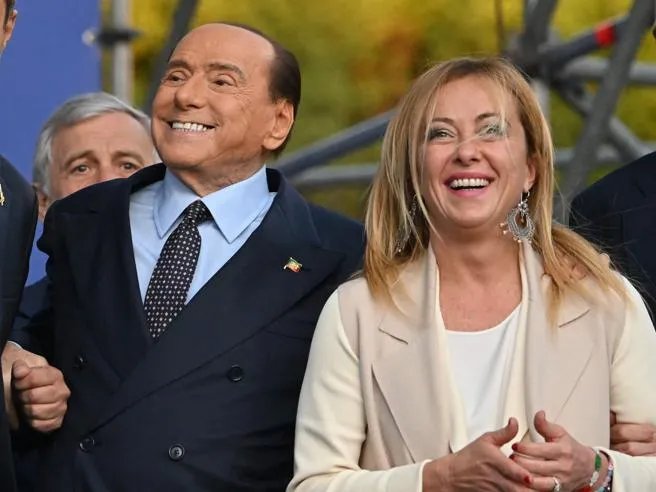 Берлусконі та Мелоні