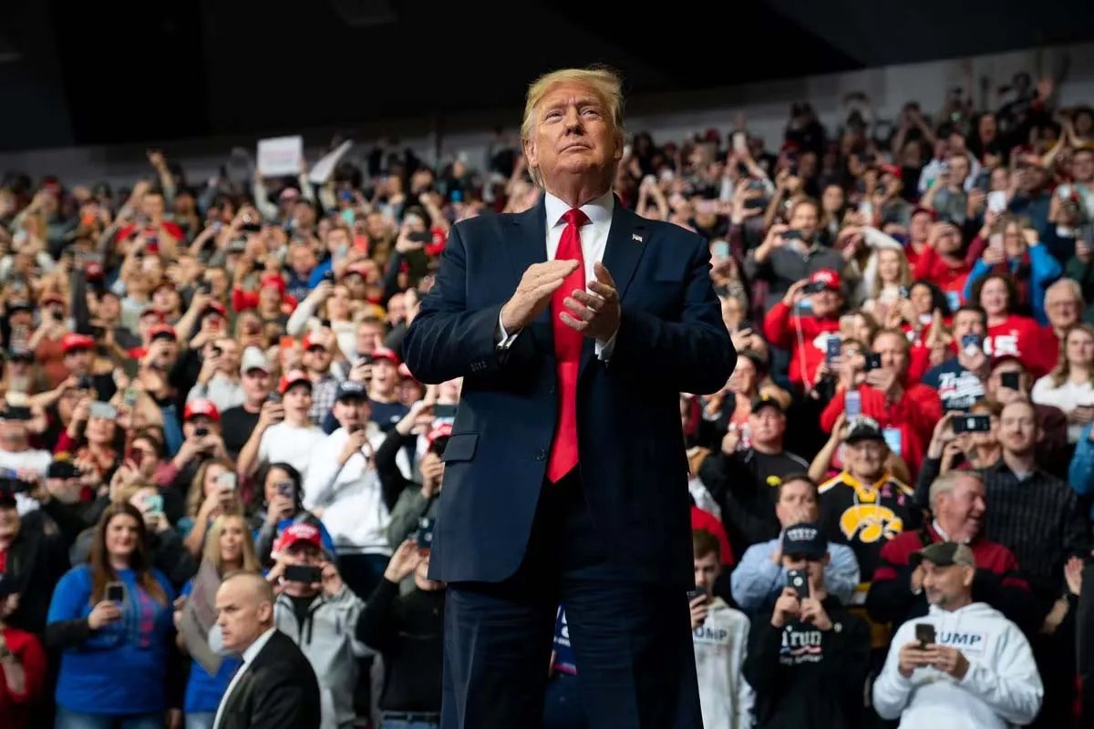 Трамп на мітингу Трамп на мітингу