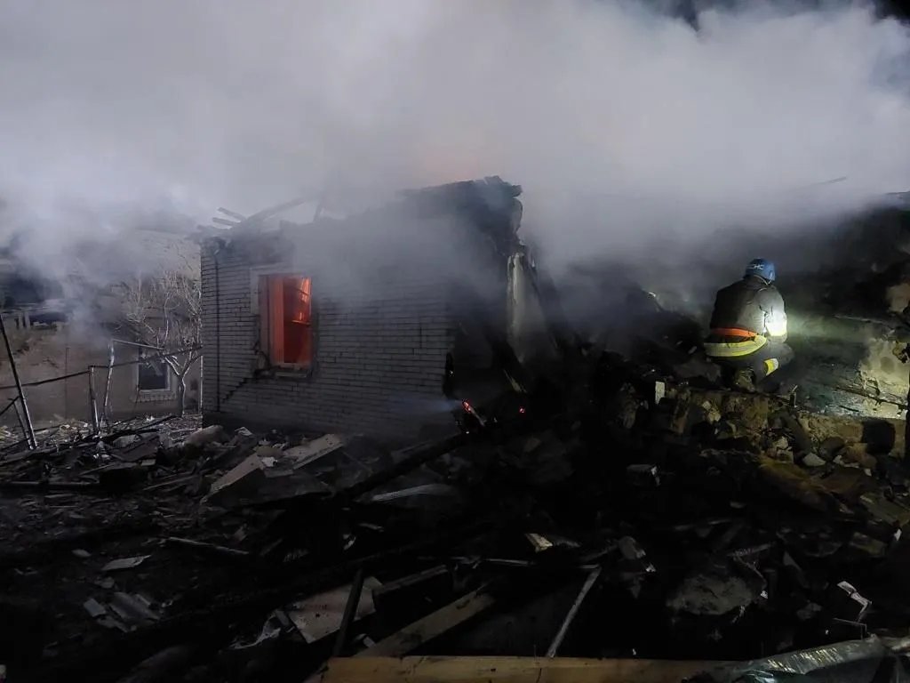 Після удару окупантів вціліла лише одна стінаФото - Анатолій Куртєв Після удару окупантів вціліла лише одна стінаФото - Анатолій Куртєв