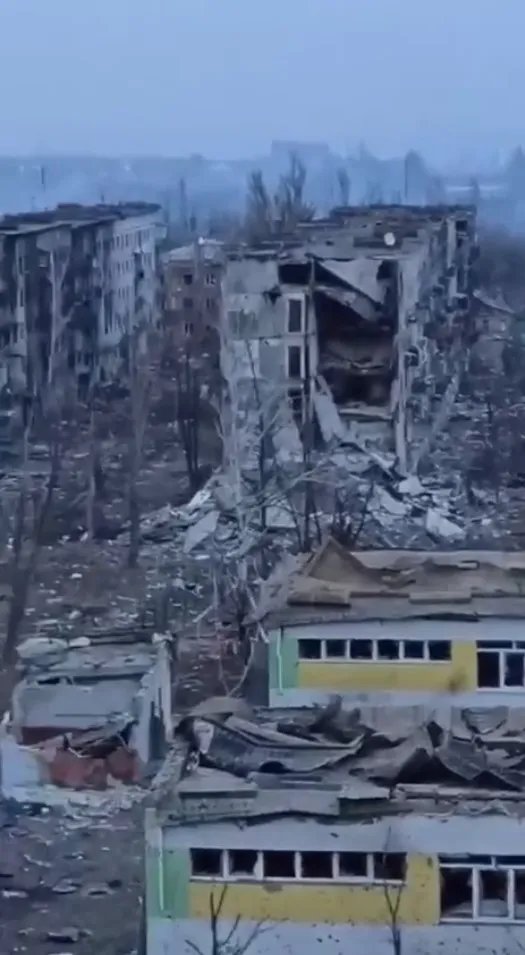 Рашисти перетворили місто на суцільні руїни