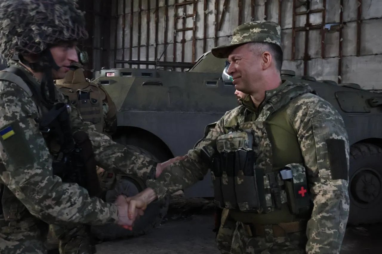 Генерал Сирський нагородив бійців ЗСУ Генерал Сирський нагородив бійців ЗСУ