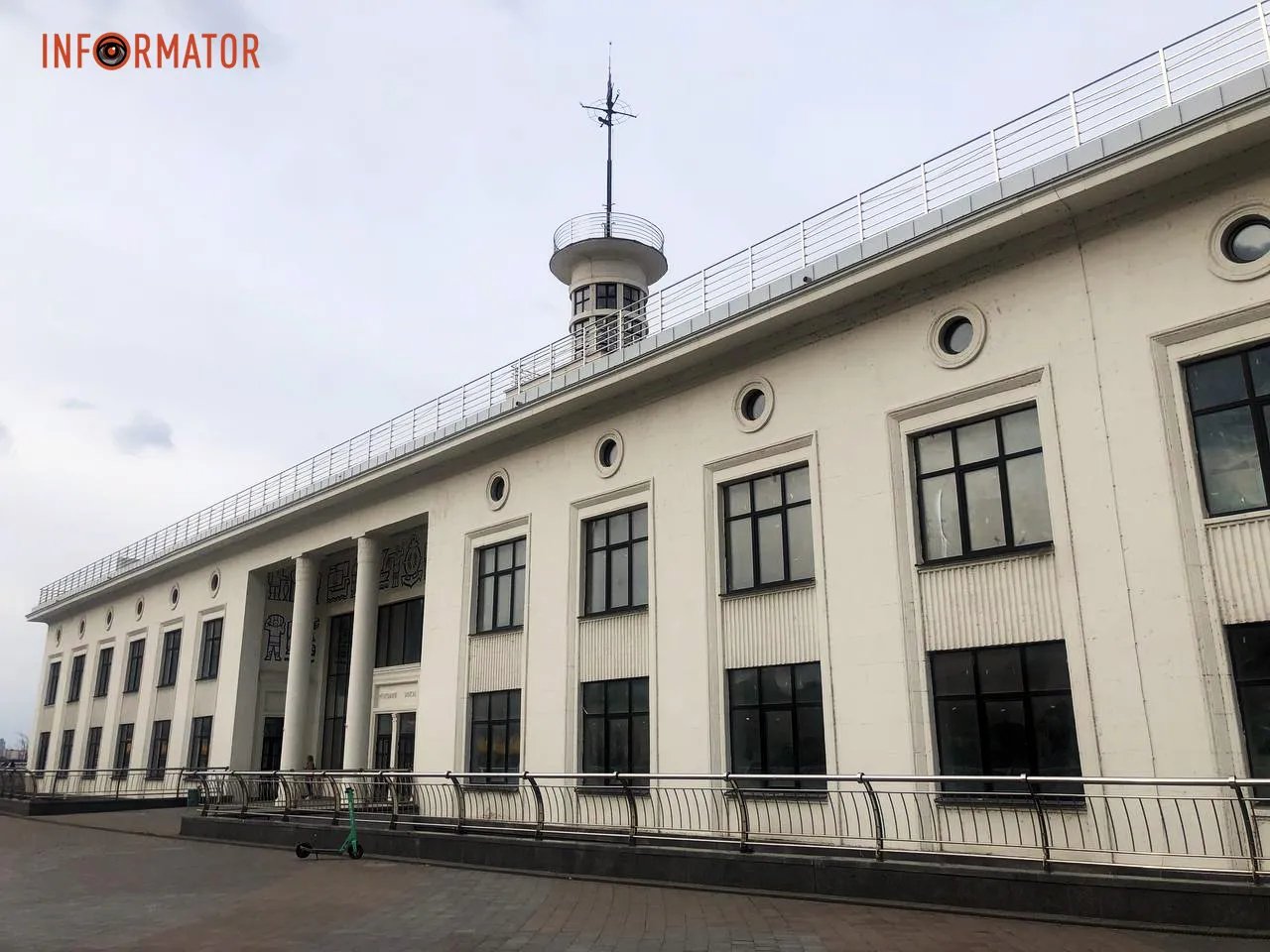 Річковий вокзал Києва у квітні 2023 року