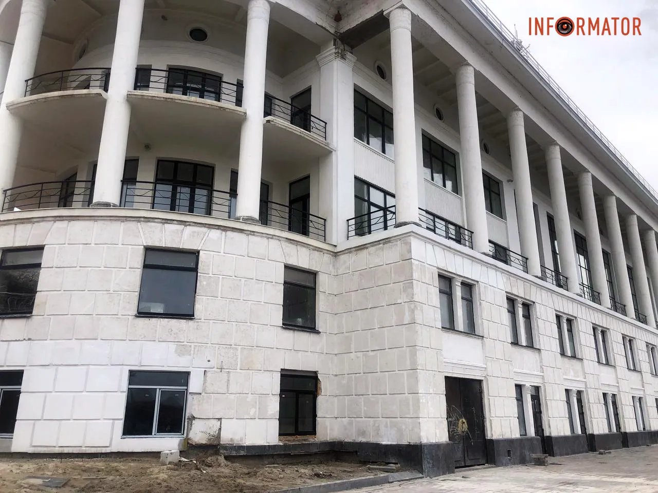 Річковий вокзал Києва у квітні 2023 року