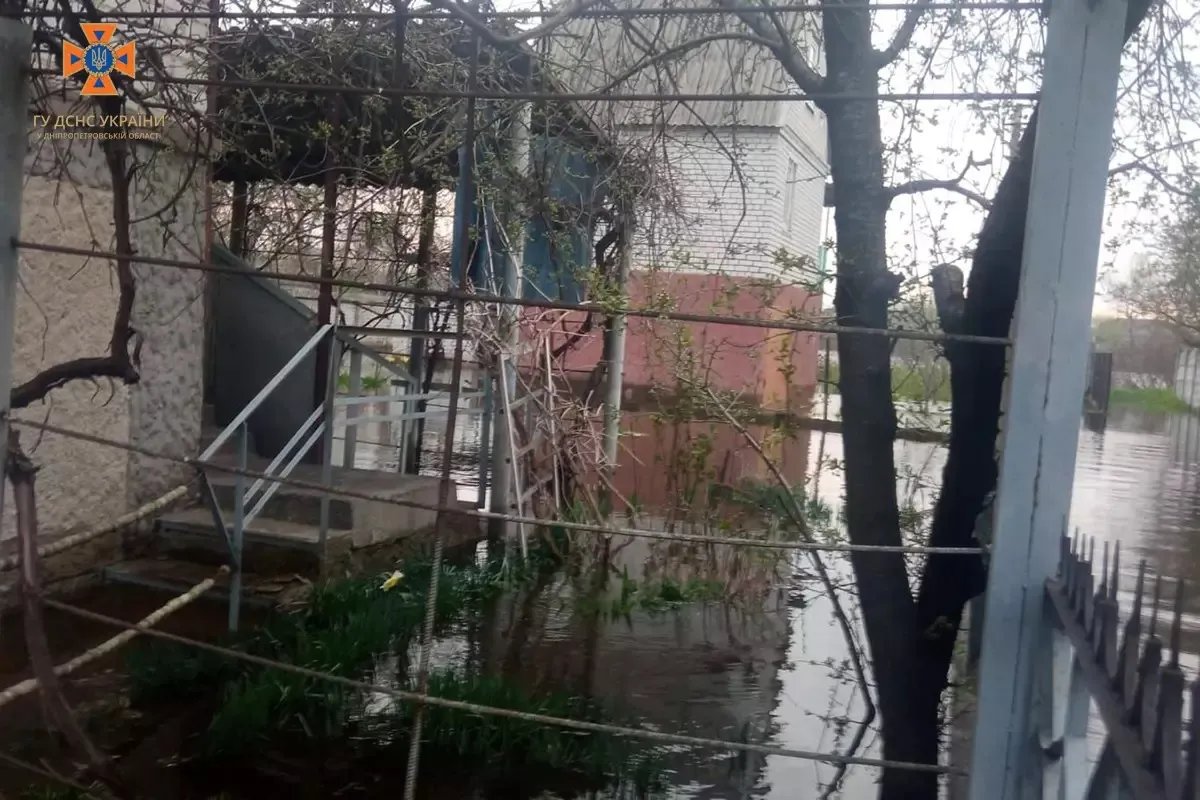 Залишилося 50 сантиметрів до критичного рівня води: чи причетні до весняного водопілля в Україні росія та білорусь? 7