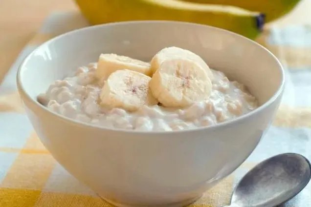 Вівсянка з фруктами та медом Вівсянка з фруктами та медом