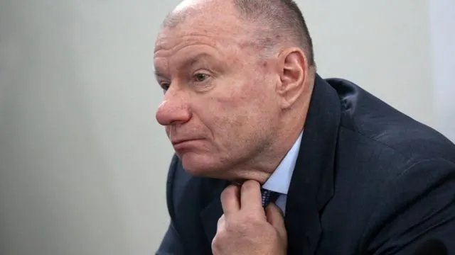 Зеленський ввів у дію нові санкції проти російських партій і бізнесу: хто у переліку 1