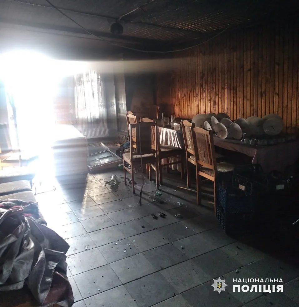 Пожежа пошкодила будівлю магазину. Фото: Нацполіція Пожежа пошкодила будівлю магазину. Фото: Нацполіція