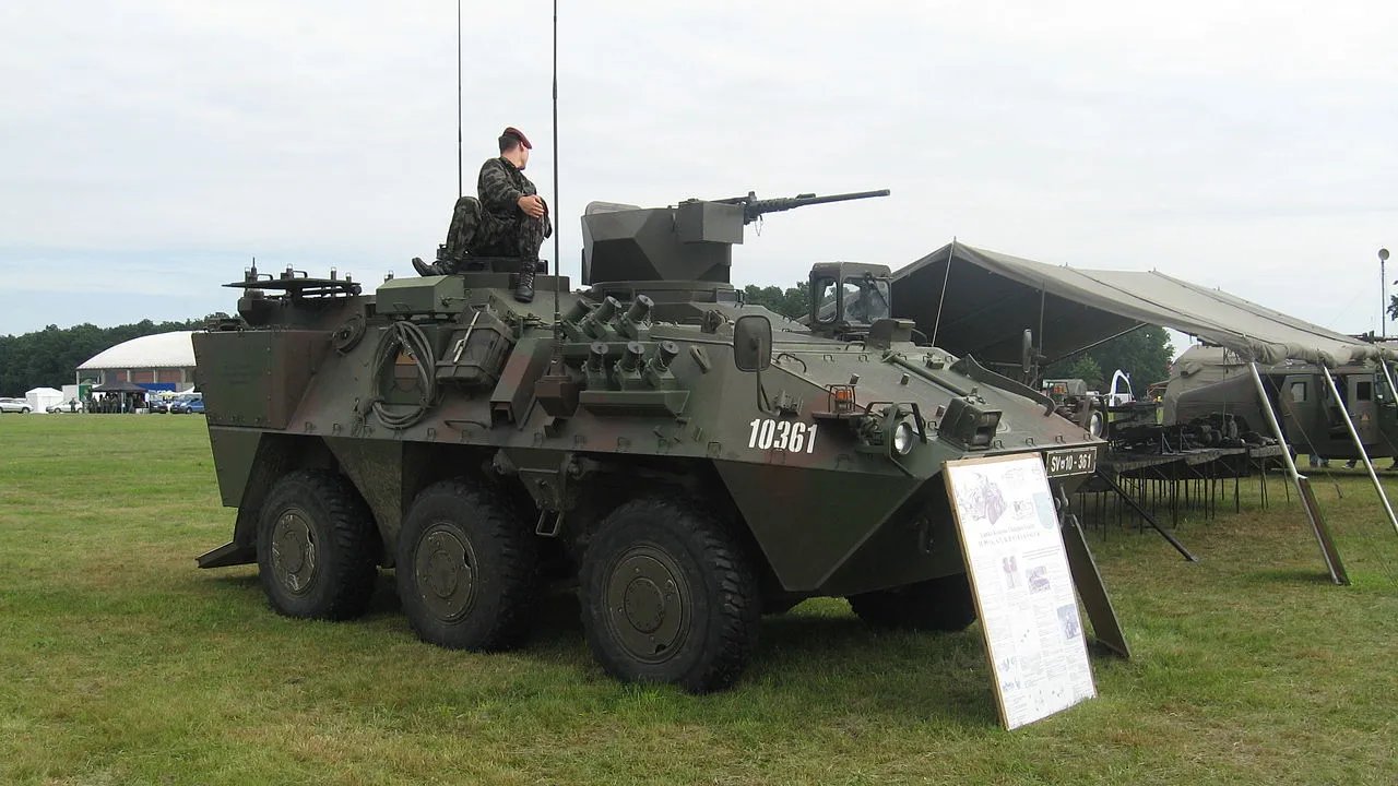 Словенія таємно поставила в Україну два десятки бронетранспортерів Valuk - ЗМІ 1