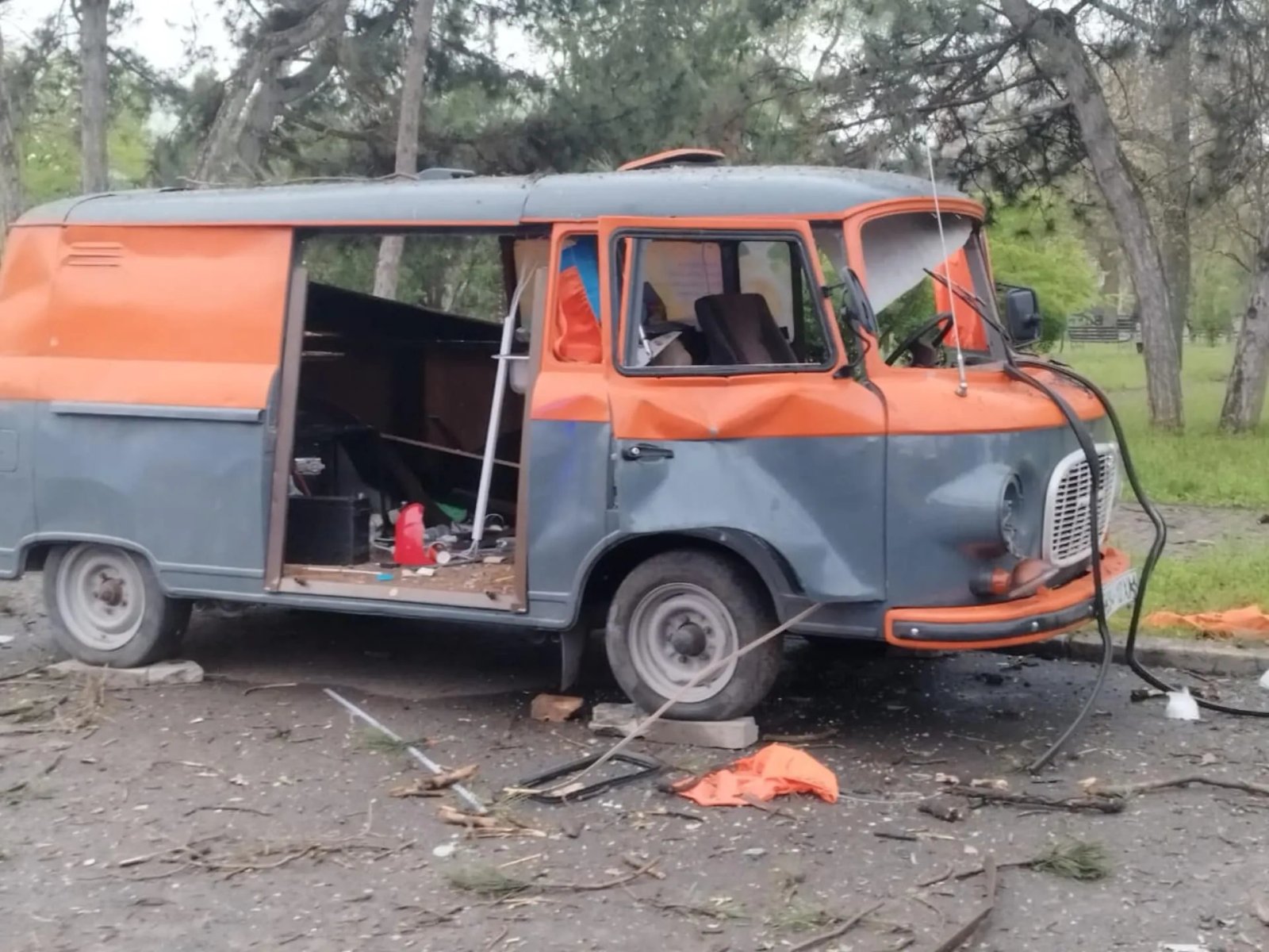 Ворог випустив чотири ракети, спрямовані з використанням особливостей місцевості та змін траєкторії для ускладнення виявлення