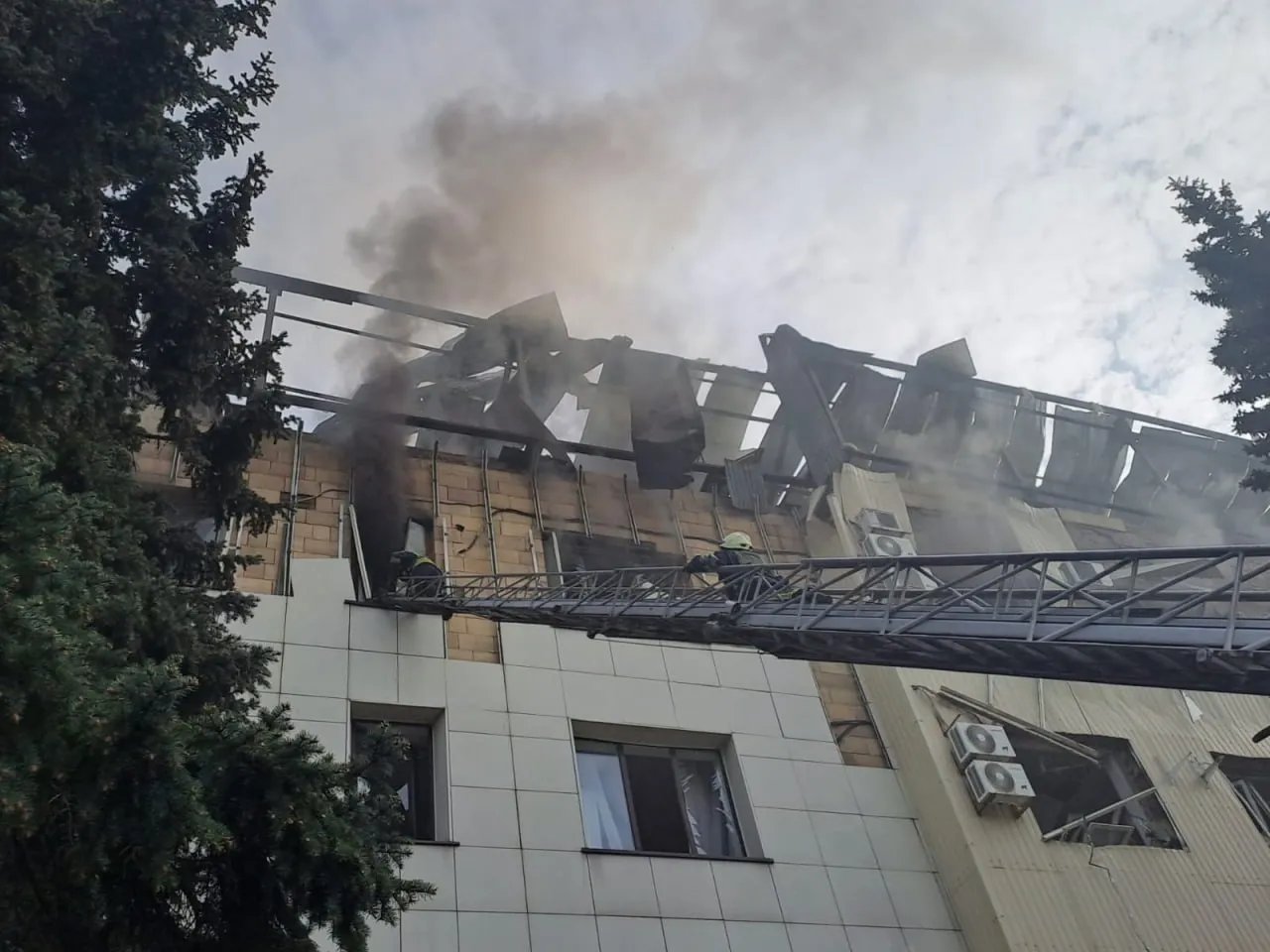 Росіяни обстріляли Слов'янськ і Краматорськ: фото наслідків ракетних ударів 2