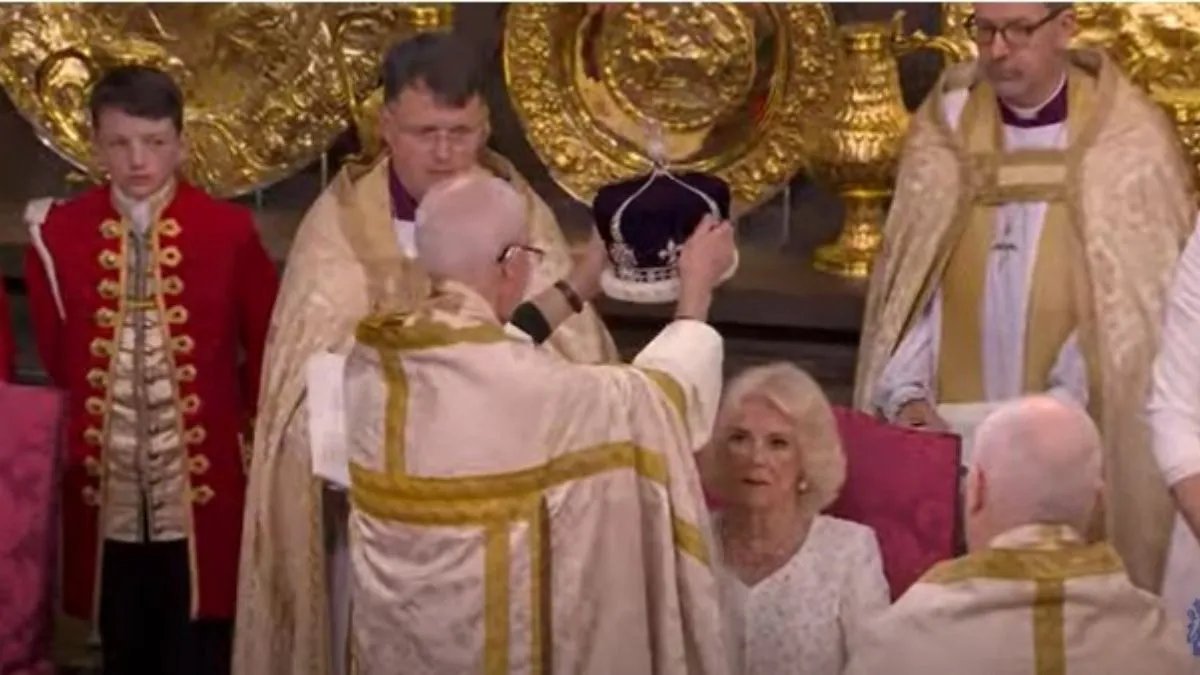 "Боже, храни короля!": Чарльз III офіційно став королем Великобританії 2