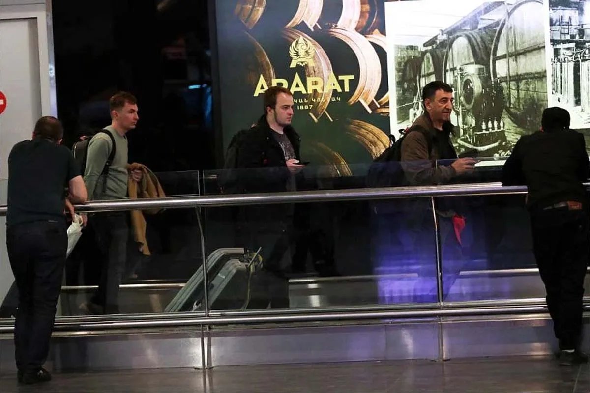 Фахівці тікають Фахівці тікають