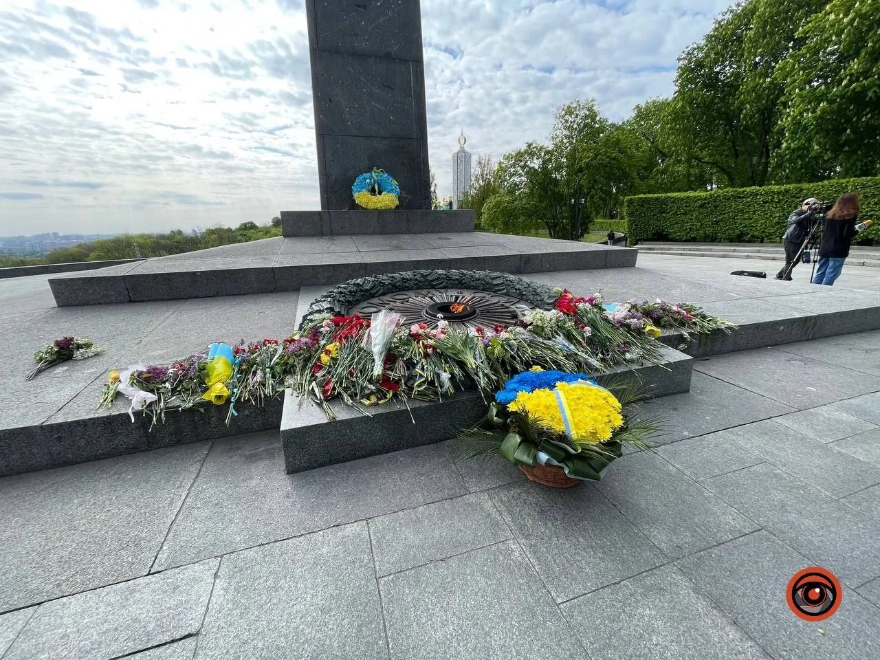 Цветы на могиле Неизвестного солдата