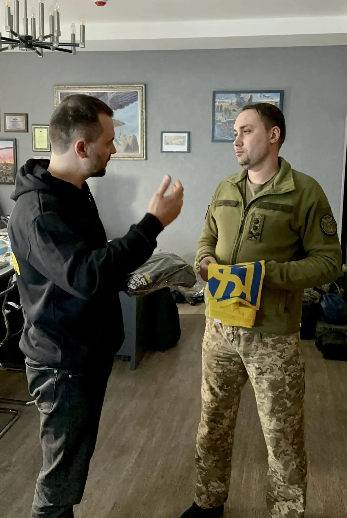Буданову передали прапор з ПАЧЕС