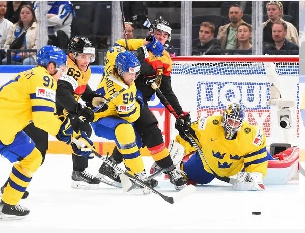 Швеция - Германия (Фото: IIHF)