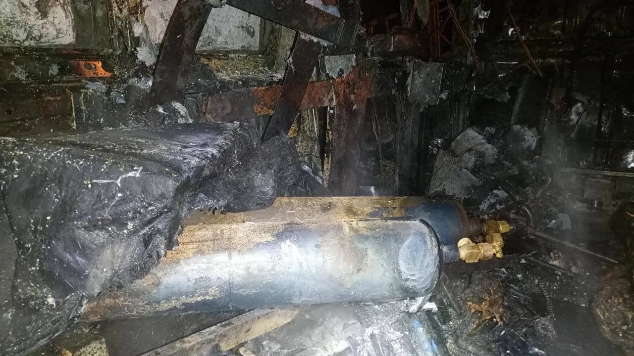 У центрі Києва згоріла швидка У центрі Києва згоріла швидка