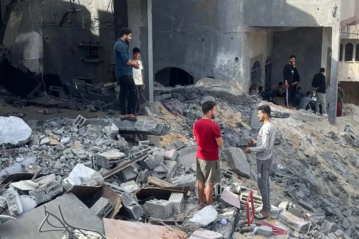 Зруйнована будівля Зруйнована будівля