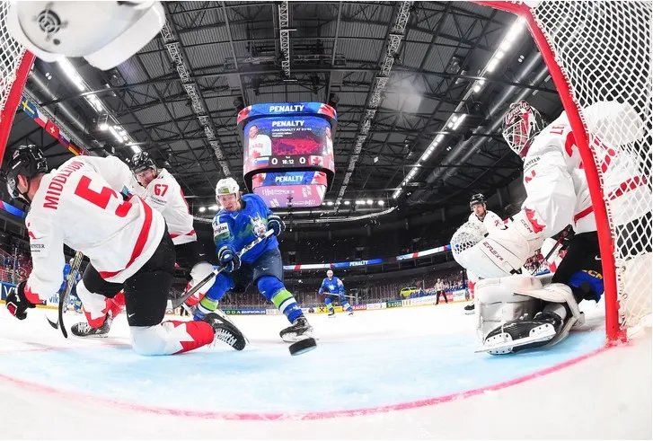 Словенія - Канада (Фото: IIHF)