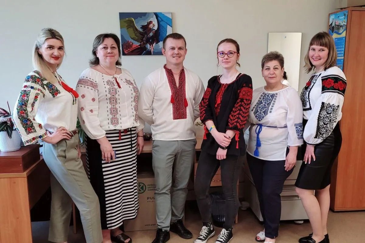 Вільні та нескорені:  колектив «АТБ» доєднався до святкування Дня вишиванки 7