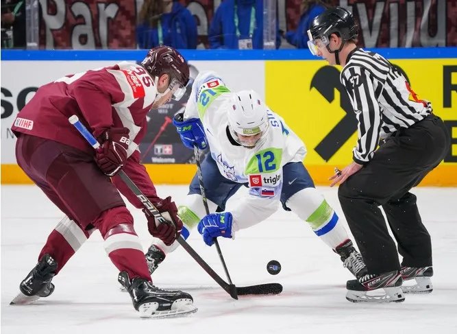 Латвія - Словенія (Фото: IIHF)