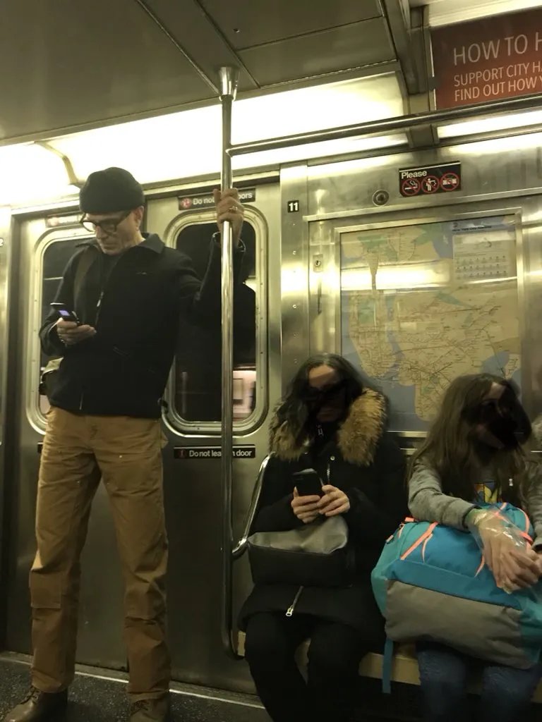 Дэй-Льюис в метро