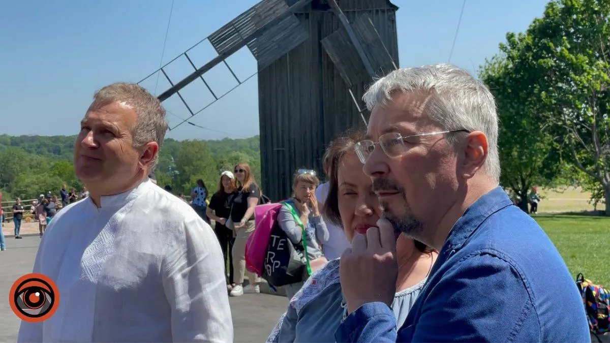 Горбунов, директорка музею Оксана Повякель та міністр Ткаченко на відкритті