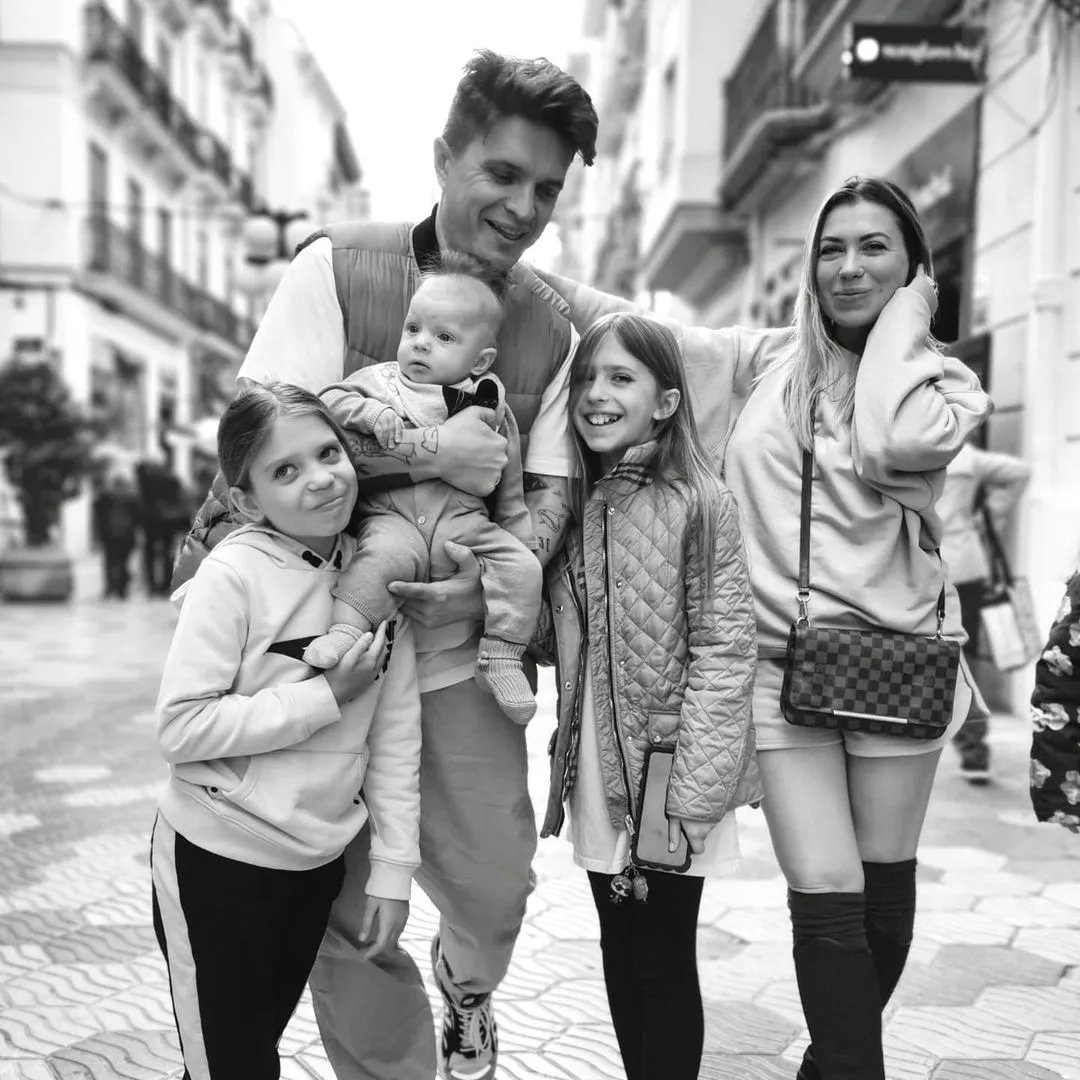 Телеведучий із сім'єю