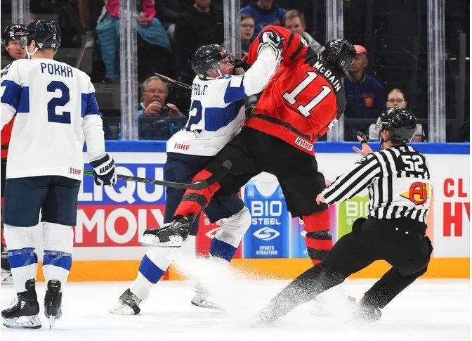 Канада - Фінляндія (Фото: IIHF)