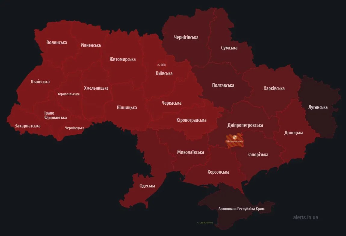 Масштабна повітряна тривога оголошена вночі 26 травня