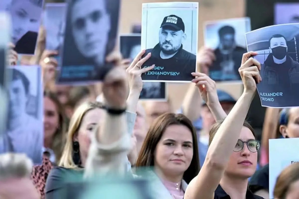 Білоруська опозиція Білоруська опозиція