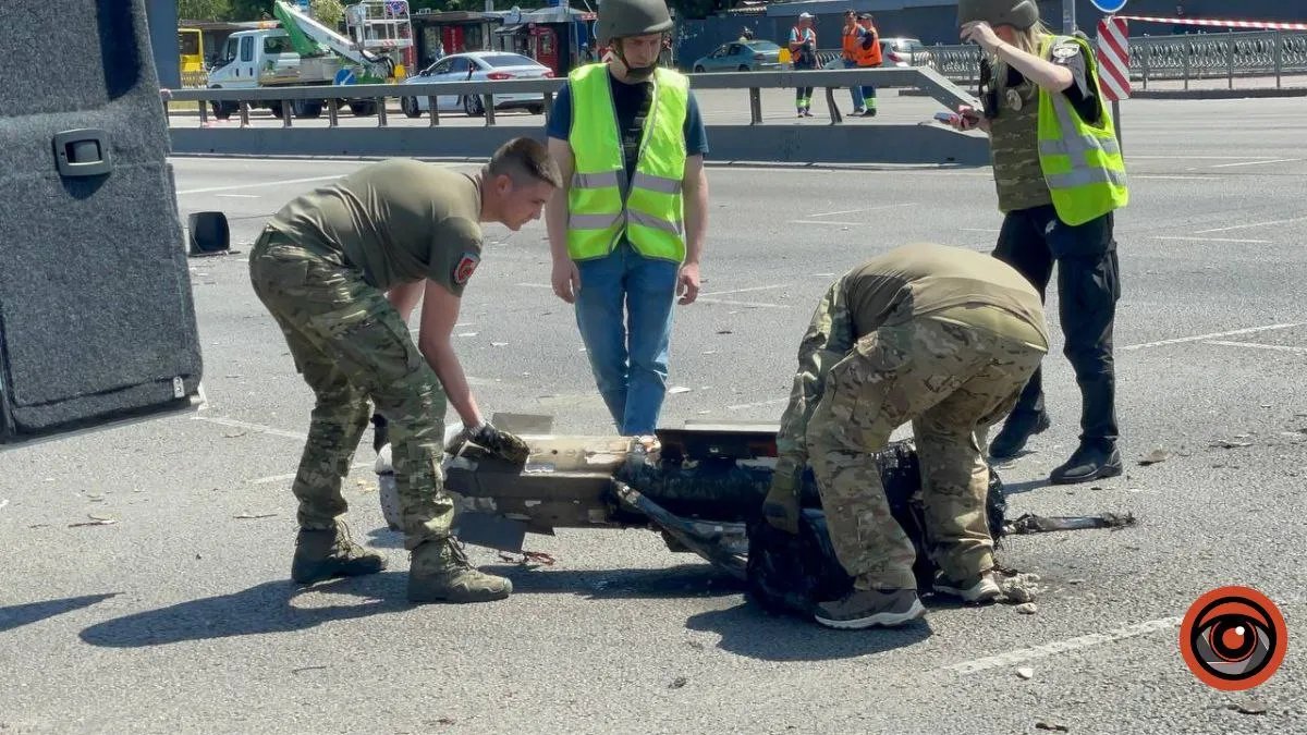 Уламки повезли на експертизу