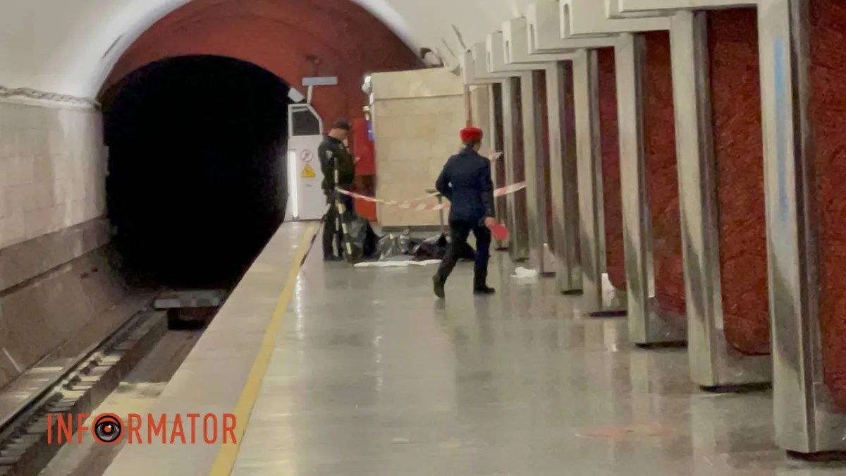 У Києві жінка потрапила під потяг метро: рух синьою лінією змінили 1