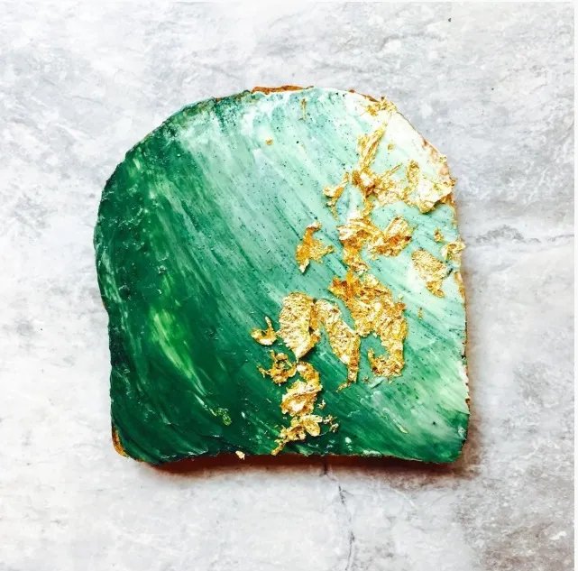 Тост "Русалонька" від Кью Аделін Во  Тост "Русалонька" від Кью Аделін Во