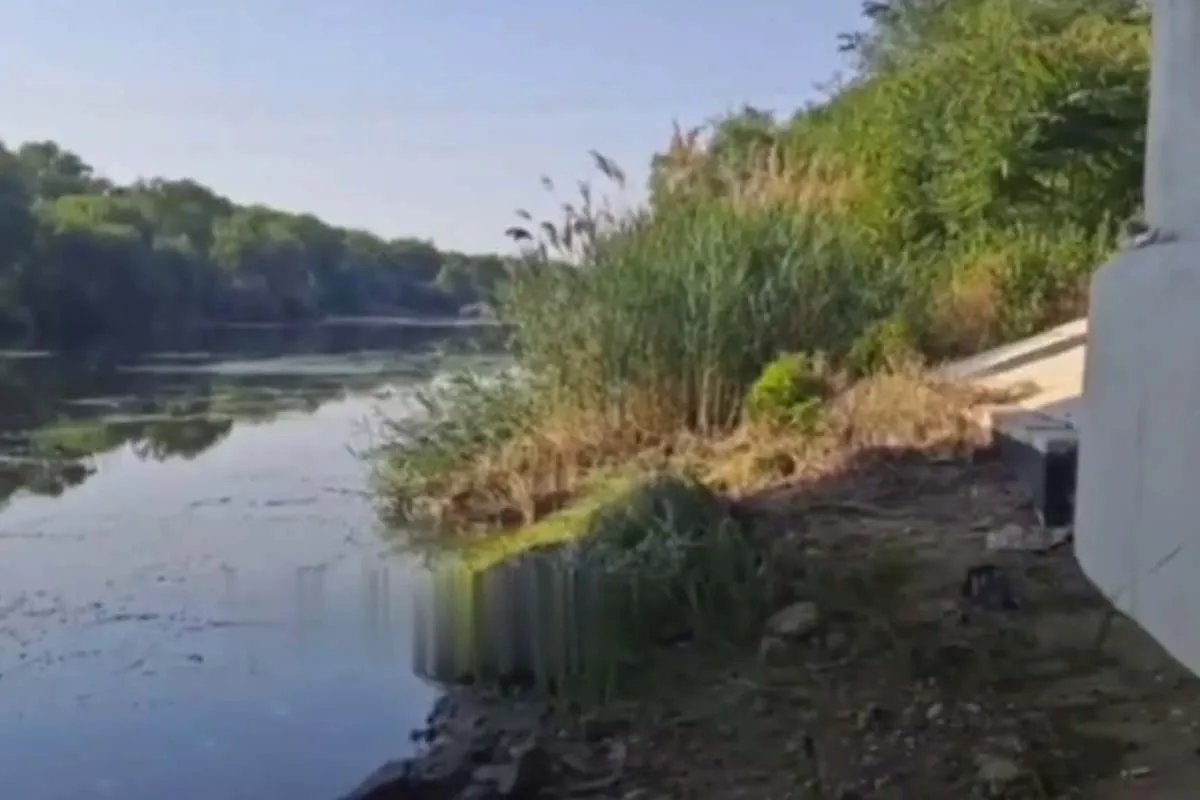 Вода в каналі Вода в каналі