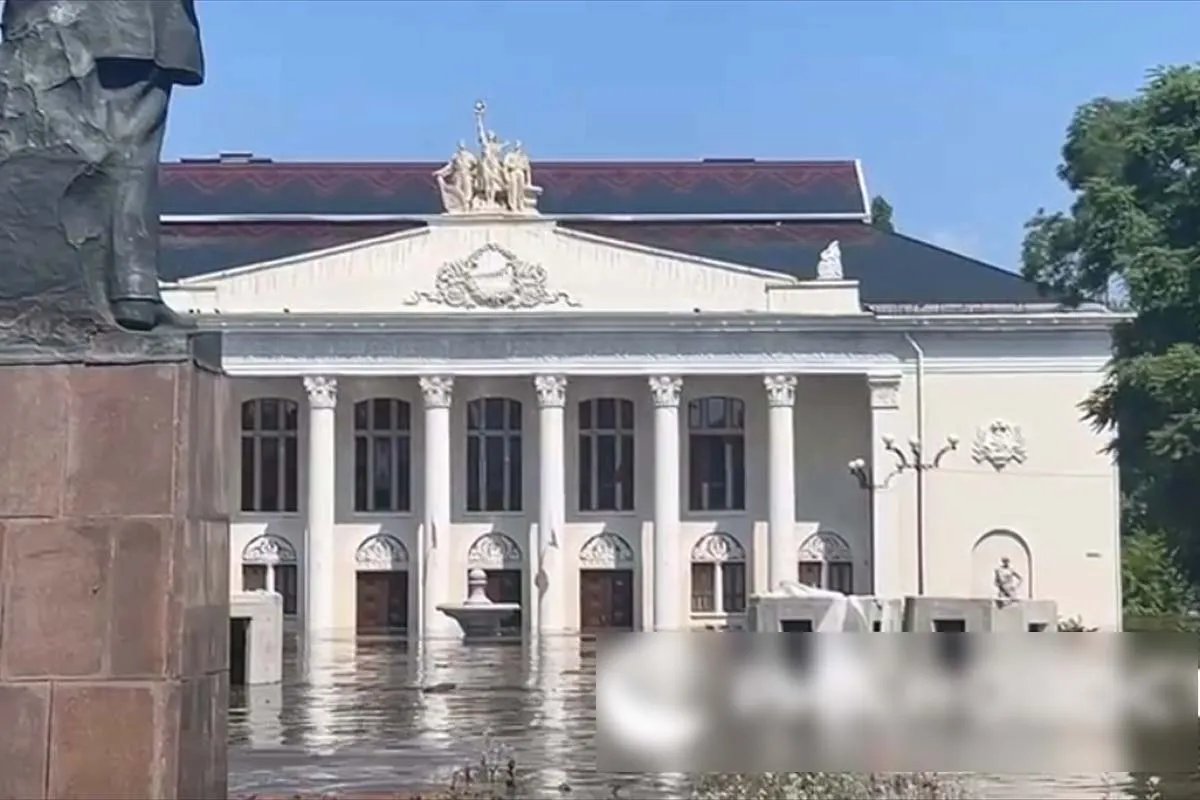 Нова Каховка затоплена Нова Каховка затоплена