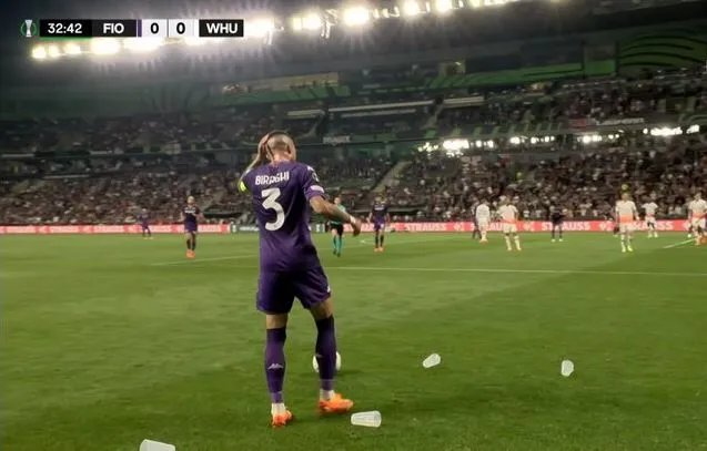 Ліга конференцій "Фіорентина" ˗ "Вест Гем". 10 найяскравіших фото кривавого фіналу 8