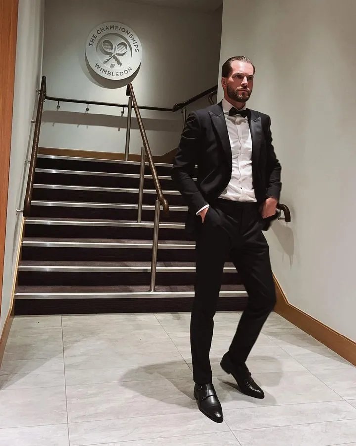 Льюїс Бертон